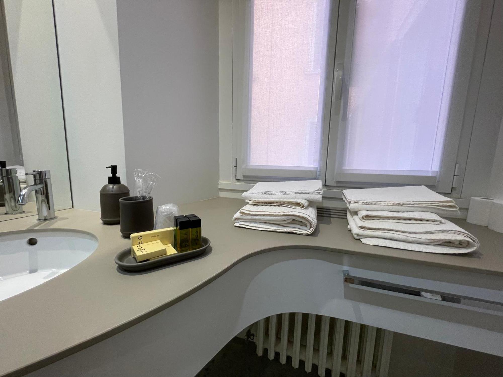 Torino48 Guesthouse Милан Экстерьер фото